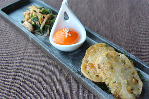 れんこん餃子と豆苗とえのきのピリ辛炒め